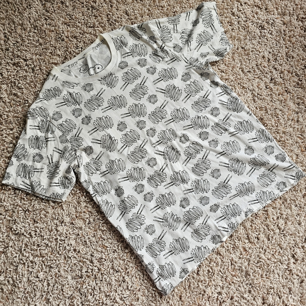 Kaws x Peanuts Snoopy T Shirt sz L